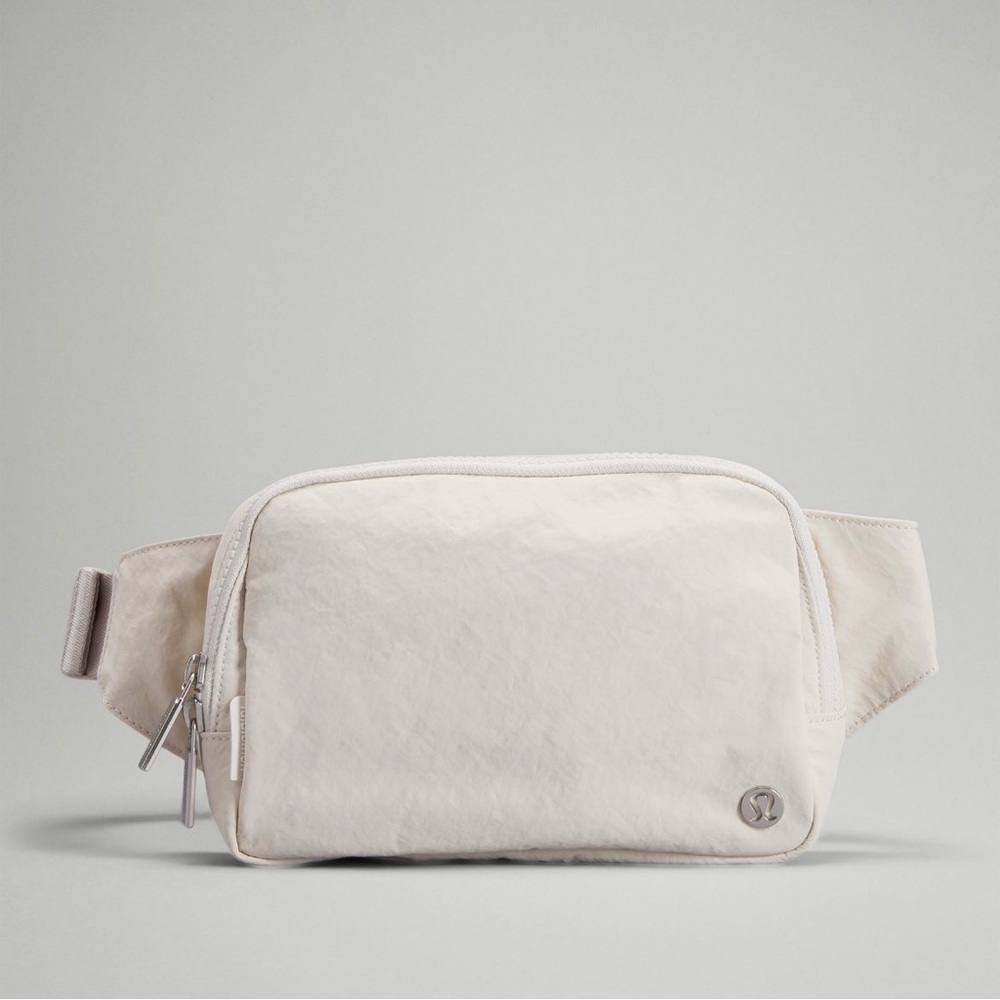 -SOLD——-*NWT* Lululemon Everywhere Belt Bag Large 2L